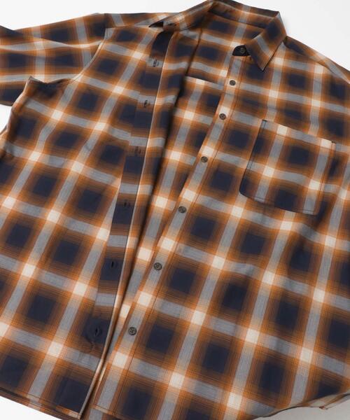 ITEMS URBANRESEARCH(アイテムズ アーバンリサーチ)の「オーバーサイズチェックシャツ(シャツ/ブラウス・レディース・ブラック/ベージュ/オレンジ・FREE)」の8枚目の写真