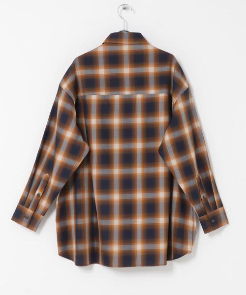 ITEMS URBANRESEARCH(アイテムズ アーバンリサーチ)の「オーバーサイズチェックシャツ(シャツ/ブラウス・レディース・ブラック/ベージュ/オレンジ・FREE)」の9枚目の写真