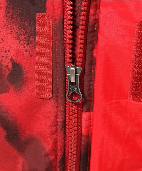 MARMOT（マーモット）の「ナノプロ　グリーンポイントジャケット(nano pro Green Point Jacket)（マウンテンパーカー・メンズ・ブルー/レッド/ブラック・MEDIUM/LARGE/X-LARGE/SMALL）」の11枚目の写真