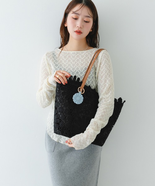 RODE SKO(ロデスコ)の「フラワーチャームトートバッグ(トートバッグ・レディース・オフホワイト/ブラック・ONE)」の16枚目の写真