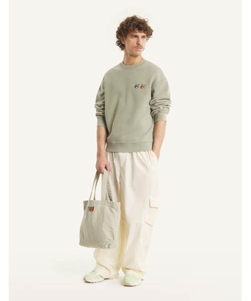 Maison Kitsune(メゾンキツネ)の「DOUBLE FOX HEAD FADED COMFORT SWEATSHIRT(スウェット・メンズ・カーキ・XL/L/M/S/XS)」の4枚目の写真