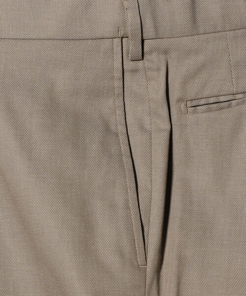 UNITED ARROWS（ユナイテッドアローズ）の「クールモーション ドビー サイドエクステンド ノープリーツスラックス COMFORT EASY‐MODEL　接触冷感　吸水速乾　ヨコストレッチ（スラックス・メンズ・ネイビー/ベージュ/ダークグレー・50/48/46/44）」の6枚目の写真