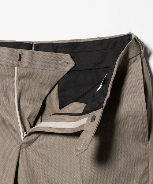 UNITED ARROWS（ユナイテッドアローズ）の「クールモーション ドビー サイドエクステンド ノープリーツスラックス COMFORT EASY‐MODEL　接触冷感　吸水速乾　ヨコストレッチ（スラックス・メンズ・ネイビー/ベージュ/ダークグレー・50/48/46/44）」の8枚目の写真