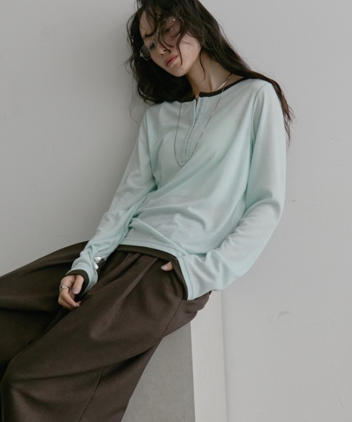 Aunt Marie's(アントマリーズ)の「フロントホック配色ヘンリーネックトップス(Tシャツ/カットソー・レディース・ブルー/ナチュラル/グレー/ブラック・FREE)」の8枚目の写真