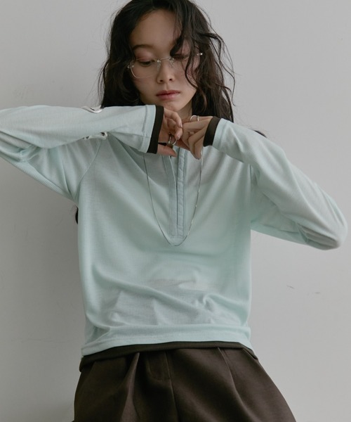 Aunt Marie's(アントマリーズ)の「フロントホック配色ヘンリーネックトップス(Tシャツ/カットソー・レディース・ブルー/ナチュラル/グレー/ブラック・FREE)」の11枚目の写真