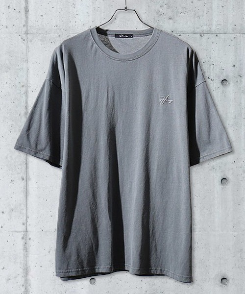 SHISKY（シスキー）の「ピグメント オーバーサイズTシャツ（Tシャツ/カットソー・メンズ・グレー系その他3/グレー系その他2/その他1/グレー系その他5/グレー系その他4/その他3/その他2/グレー系その他6/チャコールグレー/その他/グレー系その他/グレー系その他7・M/XL/L）」の7枚目の写真