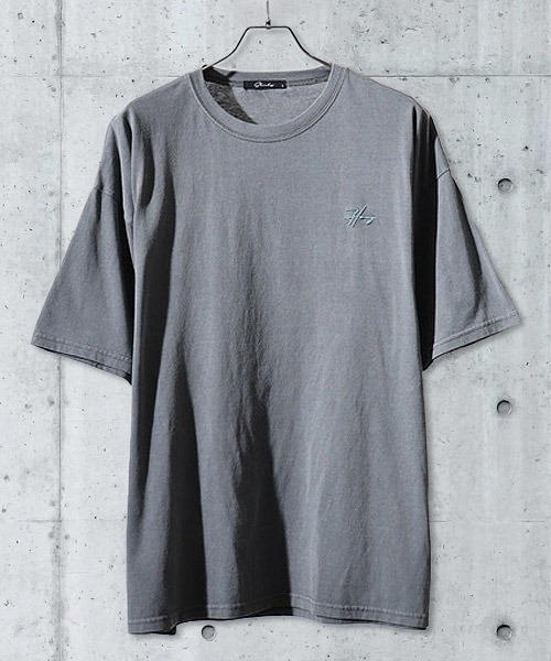 SHISKY（シスキー）の「ピグメント オーバーサイズTシャツ（Tシャツ/カットソー・メンズ・グレー系その他3/グレー系その他2/その他1/グレー系その他5/グレー系その他4/その他3/その他2/グレー系その他6/チャコールグレー/その他/グレー系その他/グレー系その他7・M/XL/L）」の8枚目の写真