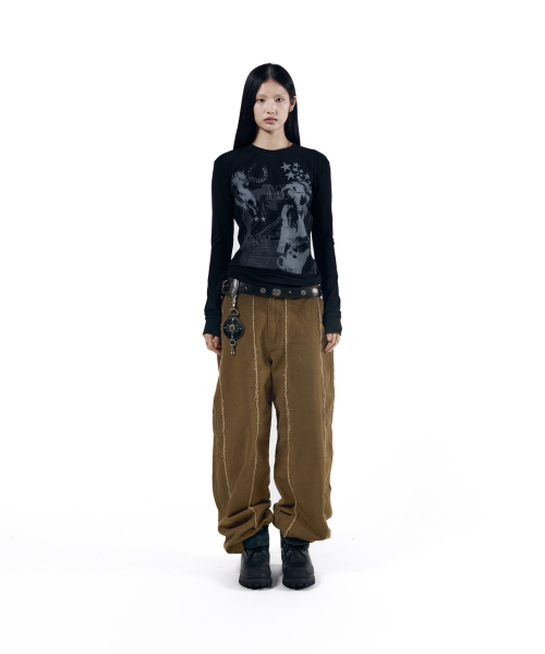 AAKAM(アーカム)の「Knee Pin-Tuck Panel Cotton Pants (Brown)(その他パンツ・レディース・その他・1/2)」の4枚目の写真