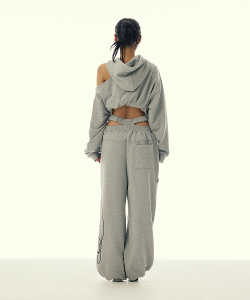 GILAARCHIVE(ギラアーカイブ)の「SCRIPT LETTERING ONE SHOULDER HOODED_GREY(パーカー・レディース・その他・FREE)」の14枚目の写真