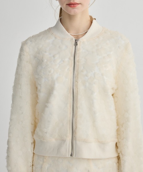 BIRTHDAY BASH(バースデイバッシュ)の「TINA FLOWER FRONT ZIP BLOUSON(ブルゾン・レディース・アイボリー/ブラック・SMALL/MEDIUM)」の3枚目の写真