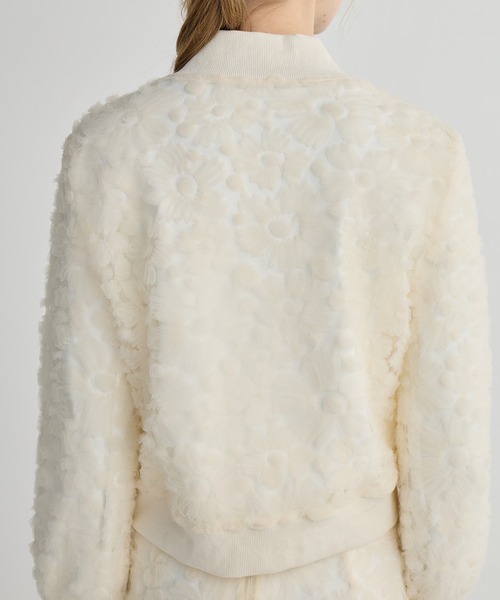 BIRTHDAY BASH(バースデイバッシュ)の「TINA FLOWER FRONT ZIP BLOUSON(ブルゾン・レディース・アイボリー/ブラック・SMALL/MEDIUM)」の5枚目の写真