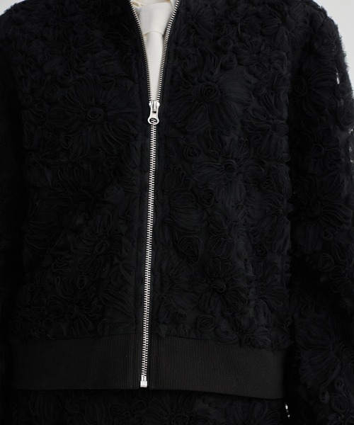 BIRTHDAY BASH(バースデイバッシュ)の「TINA FLOWER FRONT ZIP BLOUSON(ブルゾン・レディース・アイボリー/ブラック・SMALL/MEDIUM)」の8枚目の写真