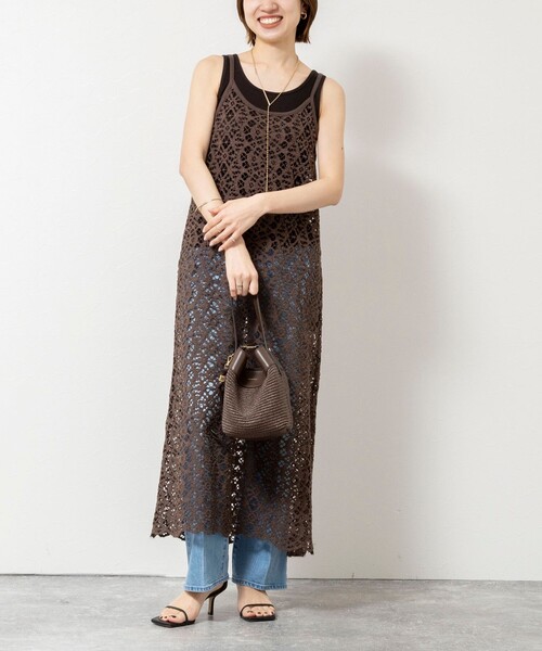 NOLLEY’S Sophi（ノーリーズソフィ）の「ウォッシャブルクロッシェレースキャミワンピース（ワンピース・レディース・ホワイト/ダークブラウン・38）」の2枚目の写真