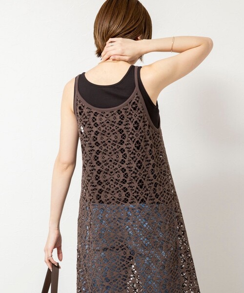 NOLLEY’S Sophi（ノーリーズソフィ）の「ウォッシャブルクロッシェレースキャミワンピース（ワンピース・レディース・ホワイト/ダークブラウン・38）」の7枚目の写真