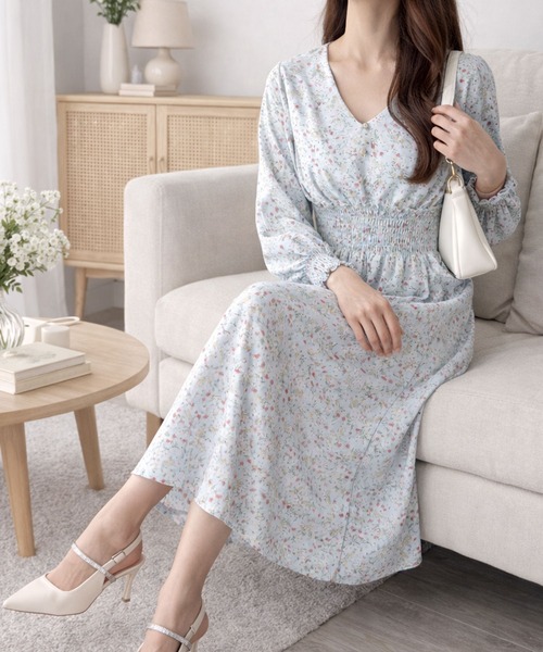 Amulet(アミュレット)の「上品でさわやかな小花柄 小花柄シャーリングロングワンピース(ワンピース・レディース・ブルー/イエロー/ピンク・L/M/S)」の7枚目の写真