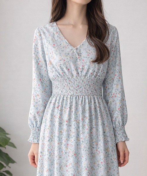 Amulet(アミュレット)の「上品でさわやかな小花柄 小花柄シャーリングロングワンピース(ワンピース・レディース・ブルー/イエロー/ピンク・L/M/S)」の9枚目の写真