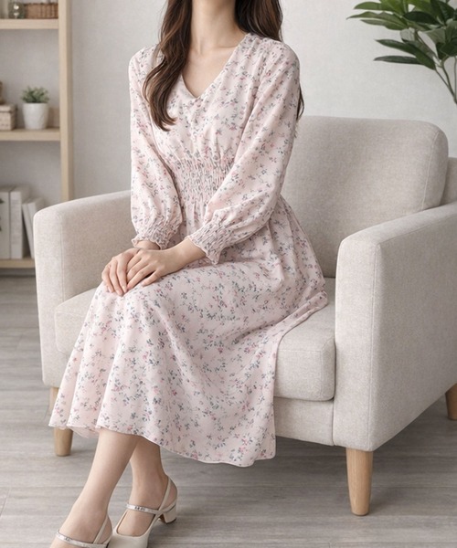Amulet(アミュレット)の「上品でさわやかな小花柄 小花柄シャーリングロングワンピース(ワンピース・レディース・ブルー/イエロー/ピンク・L/M/S)」の16枚目の写真