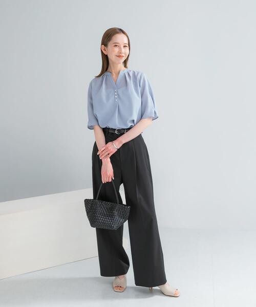 URBAN RESEARCH ROSSO WOMEN（アーバンリサーチ　ロッソ）の「『UR TECH DRYLUXE』 デザインスリーブブラウス（シャツ/ブラウス・レディース・ブルー系その他/モカ/ネイビー・FREE）」の9枚目の写真