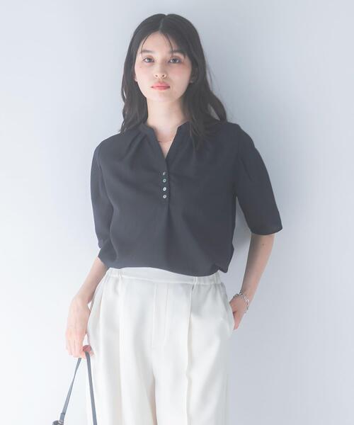 URBAN RESEARCH ROSSO WOMEN（アーバンリサーチ　ロッソ）の「『UR TECH DRYLUXE』 デザインスリーブブラウス（シャツ/ブラウス・レディース・ブルー系その他/モカ/ネイビー・FREE）」の13枚目の写真