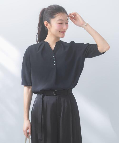 URBAN RESEARCH ROSSO WOMEN（アーバンリサーチ　ロッソ）の「『UR TECH DRYLUXE』 デザインスリーブブラウス（シャツ/ブラウス・レディース・ブルー系その他/モカ/ネイビー・FREE）」の15枚目の写真