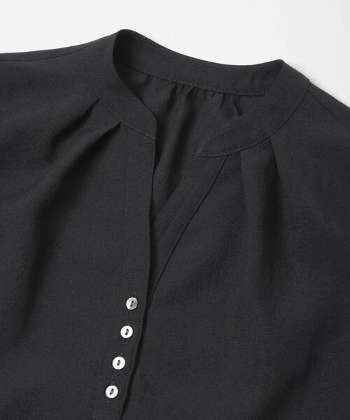 URBAN RESEARCH ROSSO WOMEN（アーバンリサーチ　ロッソ）の「『UR TECH DRYLUXE』 デザインスリーブブラウス（シャツ/ブラウス・レディース・ブルー系その他/モカ/ネイビー・FREE）」の22枚目の写真