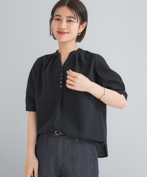 URBAN RESEARCH ROSSO WOMEN（アーバンリサーチ　ロッソ）の「『UR TECH DRYLUXE』 デザインスリーブブラウス（シャツ/ブラウス・レディース・ブルー系その他/モカ/ネイビー・FREE）」の2枚目の写真