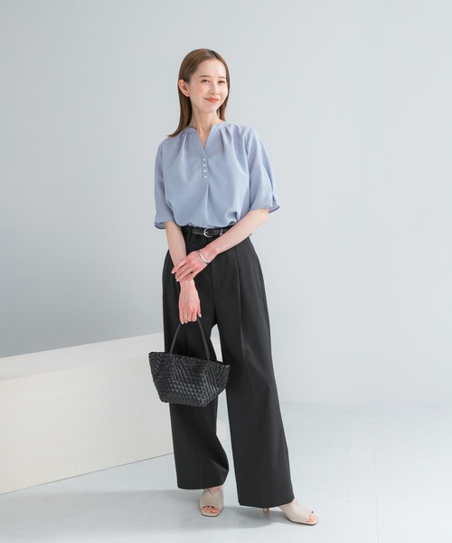 URBAN RESEARCH ROSSO WOMEN（アーバンリサーチ　ロッソ）の「『UR TECH DRYLUXE』 デザインスリーブブラウス（シャツ/ブラウス・レディース・ブルー系その他/モカ/ネイビー・FREE）」の6枚目の写真