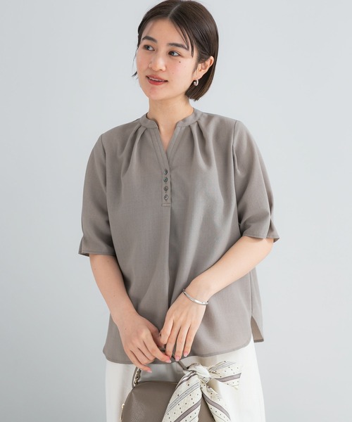 URBAN RESEARCH ROSSO WOMEN（アーバンリサーチ　ロッソ）の「『UR TECH DRYLUXE』 デザインスリーブブラウス（シャツ/ブラウス・レディース・ブルー系その他/モカ/ネイビー・FREE）」の8枚目の写真