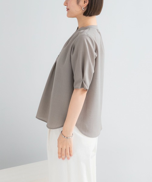 URBAN RESEARCH ROSSO WOMEN（アーバンリサーチ　ロッソ）の「『UR TECH DRYLUXE』 デザインスリーブブラウス（シャツ/ブラウス・レディース・ブルー系その他/モカ/ネイビー・FREE）」の15枚目の写真