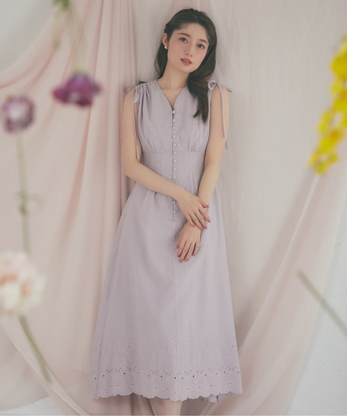 tocco closet（トッコ　クローゼット）の「コットンレーススカラップ刺繍ドロストリボンワンピース（ワンピース・レディース・ブラック/ラベンダー/オフホワイト・M）」の3枚目の写真