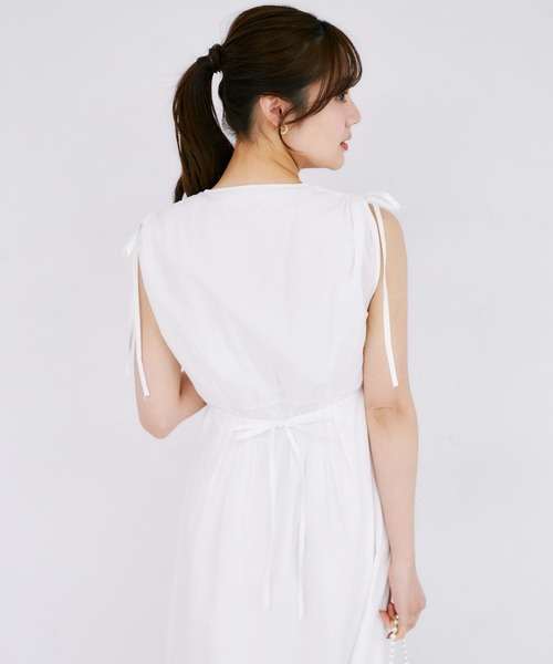 tocco closet（トッコ　クローゼット）の「コットンレーススカラップ刺繍ドロストリボンワンピース（ワンピース・レディース・ブラック/ラベンダー/オフホワイト・M）」の12枚目の写真