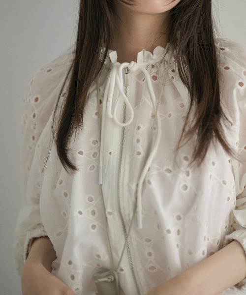 LAULEN(ローレン)の「cotton lace gather zip blouson /コットンレースギャザージップブルゾン(ブルゾン・レディース・ホワイト・FREE)」の15枚目の写真
