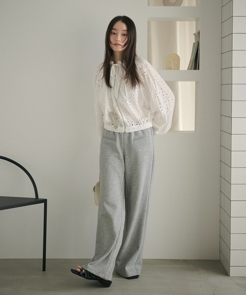 LAULEN(ローレン)の「cotton lace gather zip blouson /コットンレースギャザージップブルゾン(ブルゾン・レディース・ホワイト・FREE)」の3枚目の写真