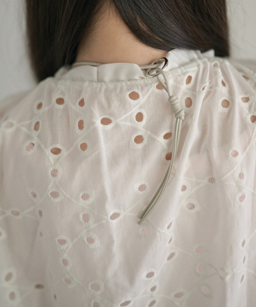 LAULEN(ローレン)の「cotton lace gather zip blouson /コットンレースギャザージップブルゾン(ブルゾン・レディース・ホワイト・FREE)」の9枚目の写真
