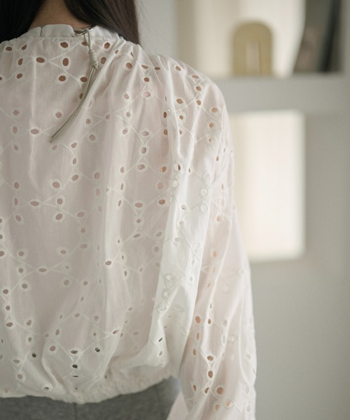 LAULEN(ローレン)の「cotton lace gather zip blouson /コットンレースギャザージップブルゾン(ブルゾン・レディース・ホワイト・FREE)」の11枚目の写真