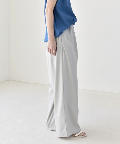 quaranciel(カランシエル)の「quaranciel:〈接触冷感/UVカット/撥水加工〉ラッシュガード ギャザー ワイド イージー パンツ(その他パンツ・レディース・カーキ/ライトグレー・ONE SIZE)」の7枚目の写真