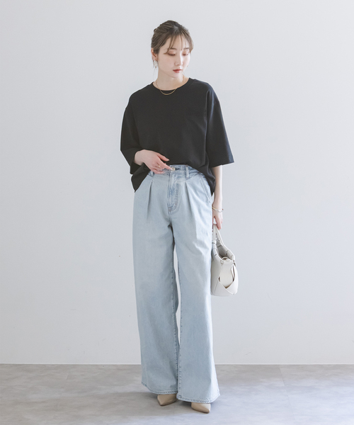 BAUM UND PFERDGARTEN(バウムウンドヘルガーデン)の「BAUM UND PFERDGARTEN/バウムウンドヘルガーデン エンボスロゴT(Tシャツ/カットソー・レディース・ブラック/ライトグレー/ホワイト・SMALL)」の5枚目の写真