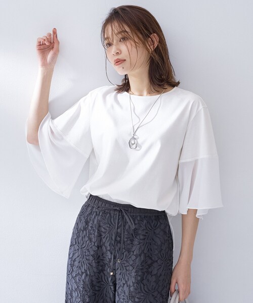 UNTITLED(アンタイトル)の「【洗える/華奢見え】袖シアープルオーバー(Tシャツ/カットソー・レディース・チャコールグレー/グリーン/オフホワイト/ブラック・02/00/50/48/44/04)」の2枚目の写真