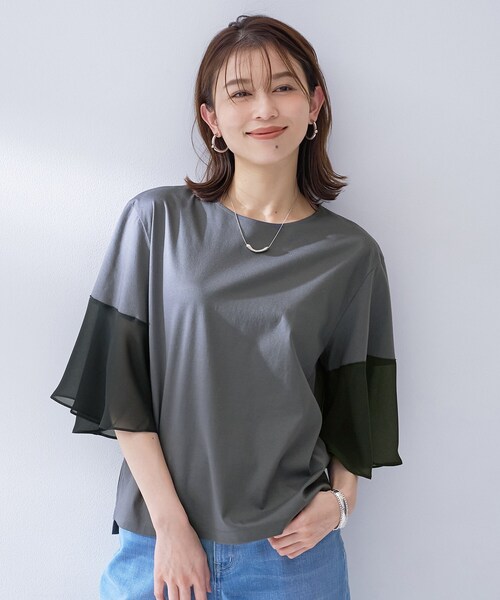 UNTITLED(アンタイトル)の「【洗える/華奢見え】袖シアープルオーバー(Tシャツ/カットソー・レディース・チャコールグレー/グリーン/オフホワイト/ブラック・02/00/50/48/44/04)」の1枚目の写真