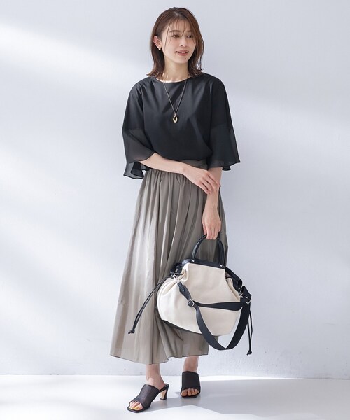 UNTITLED(アンタイトル)の「【洗える/華奢見え】袖シアープルオーバー(Tシャツ/カットソー・レディース・チャコールグレー/グリーン/オフホワイト/ブラック・02/00/50/48/44/04)」の19枚目の写真