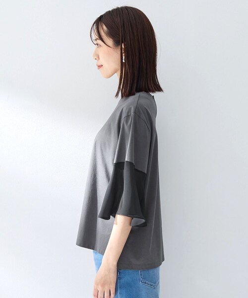 UNTITLED(アンタイトル)の「【洗える/華奢見え】袖シアープルオーバー(Tシャツ/カットソー・レディース・チャコールグレー/グリーン/オフホワイト/ブラック・02/00/50/48/44/04)」の11枚目の写真
