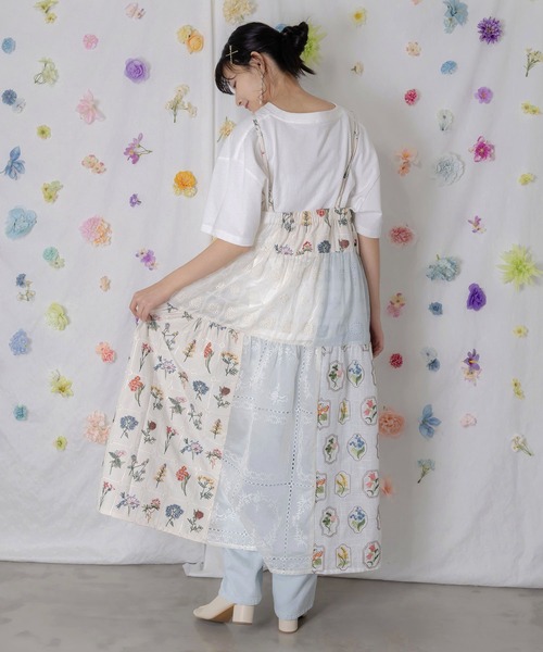 ScoLar（スカラー）の「162603：花刺繍×コットンレース×シアー 異素材キャミワンピース（ワンピース・レディース・ブラック/オフホワイト・M）」の6枚目の写真