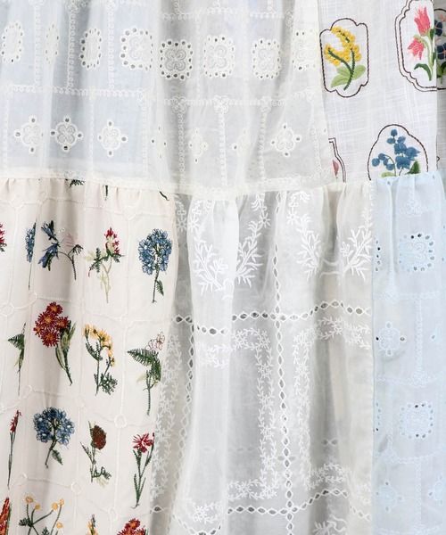 ScoLar（スカラー）の「162603：花刺繍×コットンレース×シアー 異素材キャミワンピース（ワンピース・レディース・ブラック/オフホワイト・M）」の17枚目の写真