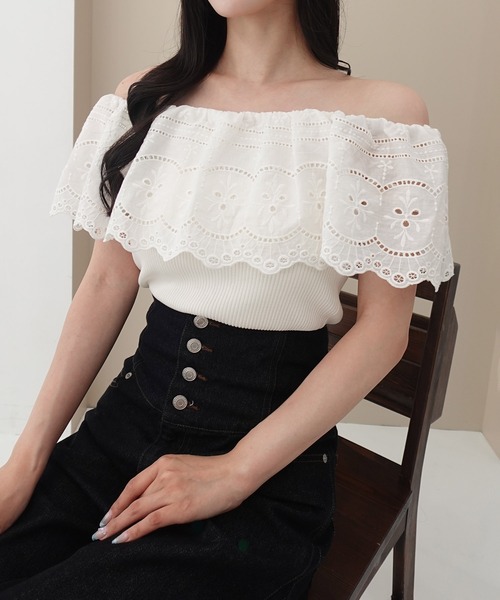 SOELA(ソエラ)の「【INGNI SOELA】コットンレースオフショルニットトップス/WEB限定(ニット/セーター・レディース・ブラック/アイボリー・FREE)」の2枚目の写真