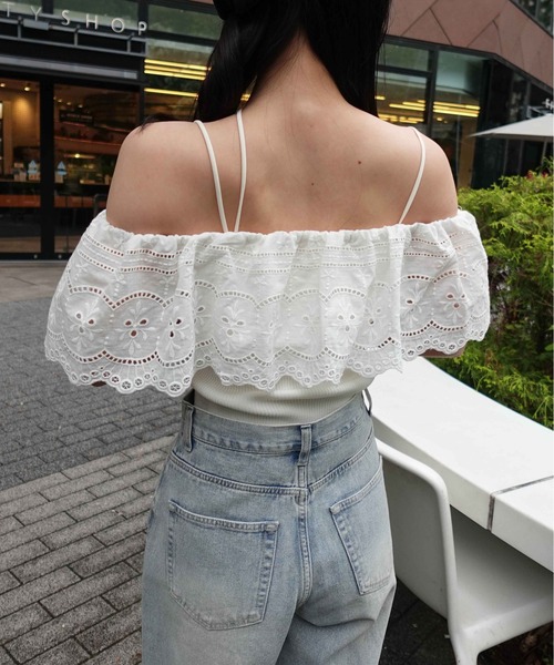 SOELA(ソエラ)の「【INGNI SOELA】コットンレースオフショルニットトップス/WEB限定(ニット/セーター・レディース・ブラック/アイボリー・FREE)」の4枚目の写真