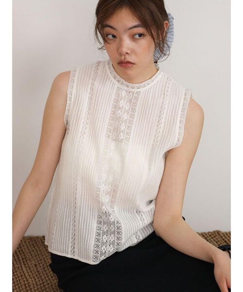 FIKA.（フィーカ）の「Lace pleated cotton blouse（シャツ/ブラウス・レディース・ブラック/オフホワイト・MEDIUM）」の3枚目の写真