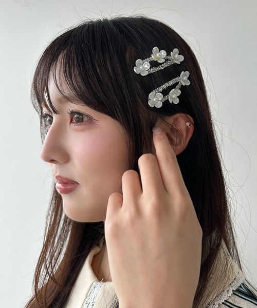 kutir(クティール)の「kutirlune/ラメヘアクリップ(バレッタ/ヘアクリップ・レディース・シルバー/トップグレー/ライトグレー・FREE)」の11枚目の写真