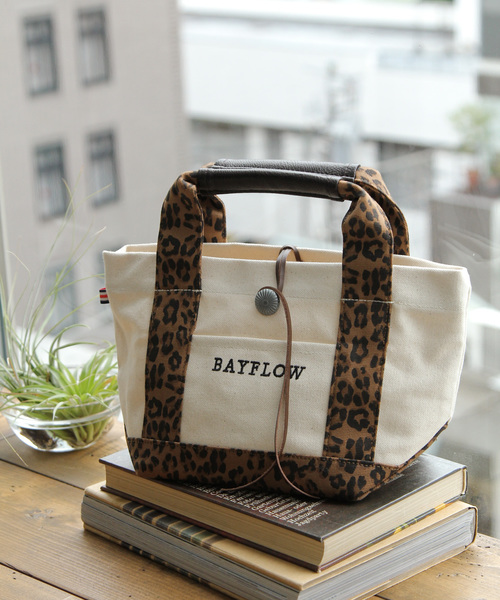 BAYFLOW（ベイフロー）の「BAYFLOW／コンチョロゴトート(Ｓサイズ)（トートバッグ・レディース・アイボリー/ネイビー/グレー/その他1/ブラウン/ブラック/クリアブルー/ピンク・FREE）」の3枚目の写真