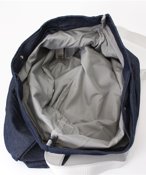 LBC（エルビーシー）の「レジスタントソレイユウィムショルダー デニム        （ショルダーバッグ・レディース・ブラック/ライトブルー/ダークネイビー/ベージュ・ONE SIZE）」の11枚目の写真