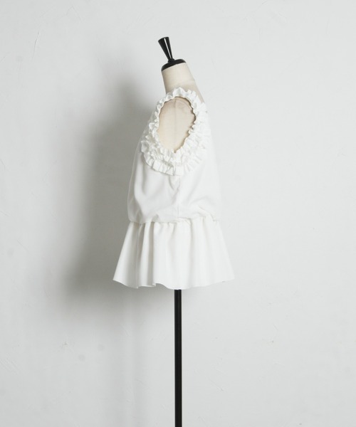 ARVELLIA(アルベリア)の「CONTOUR RUFFLE TOP(シャツ/ブラウス・レディース・ホワイト/ブラック・M)」の16枚目の写真